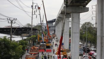 Авария на монорельсовой дороге вызвала предупреждение правительства