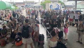 Бурные моря препятствуют посещению Самуи 5500 пассажирами круиза