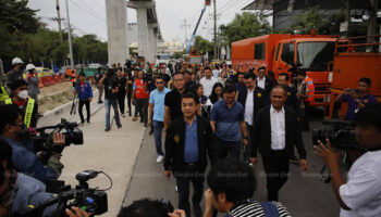 В обрушении рельсов Pink Line обвиняют просыпанный краном грунт