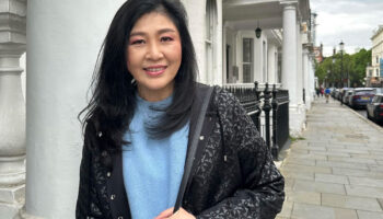 Йинглак с оптимизмом смотрит на демократию