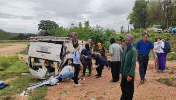 Один студент погиб, 15 получили ранения в результате аварии микроавтобуса