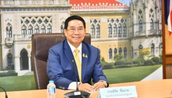 Пичит опровергает слухи об отставке, поскольку Сретта отстаивает свое назначение