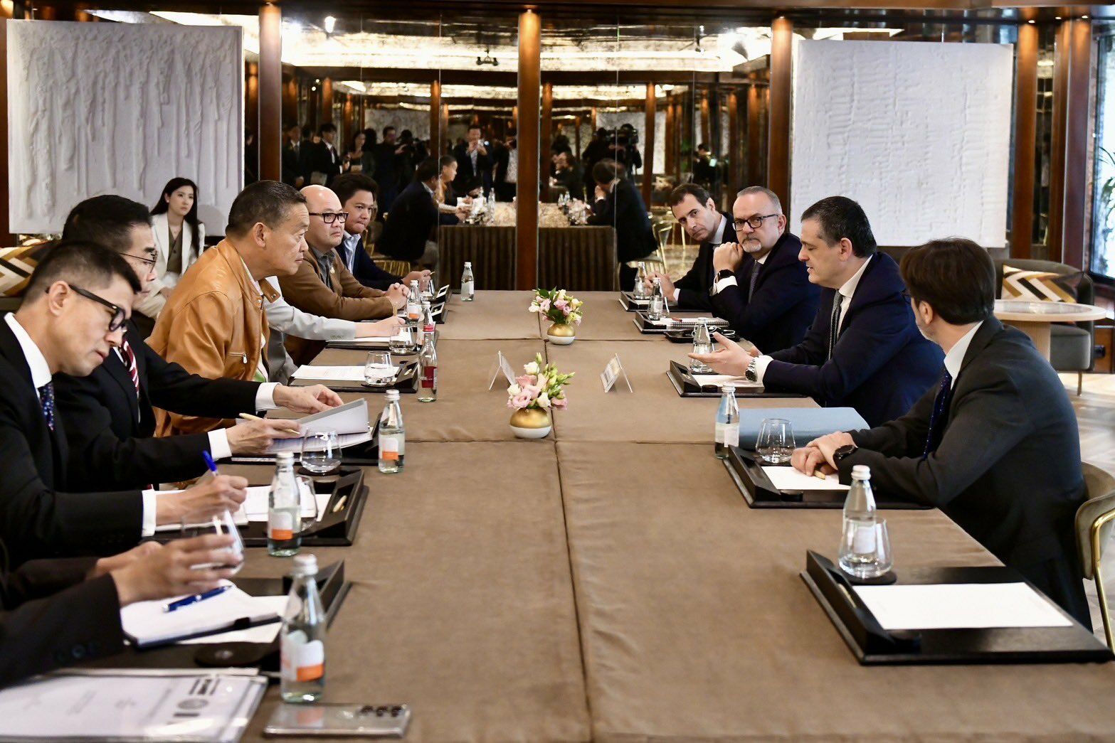 Премьер-министр Таиланда обсудил потенциальные проекты с итальянскими инвесторами в Милане