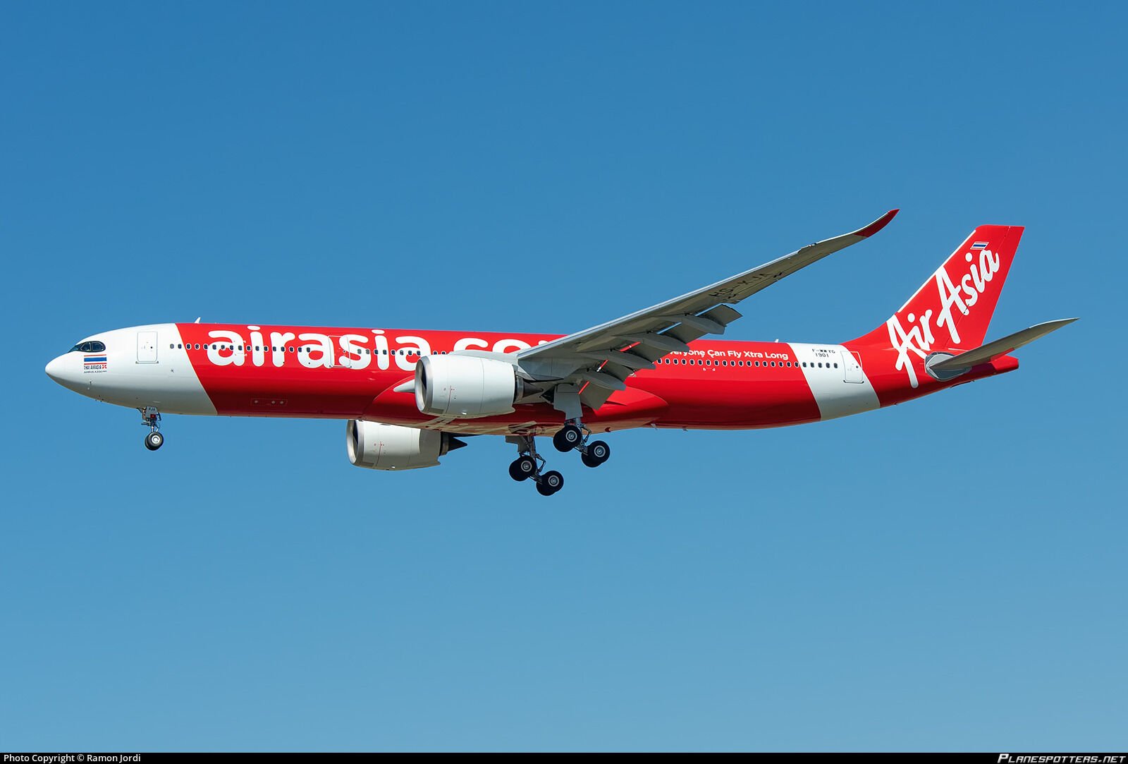 Рейс тайской авиакомпании AirAsia X возвращается в Осаку из-за проблем с шасси