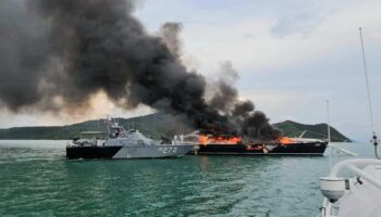 Роскошная яхта сгорела дотла на Пхукете