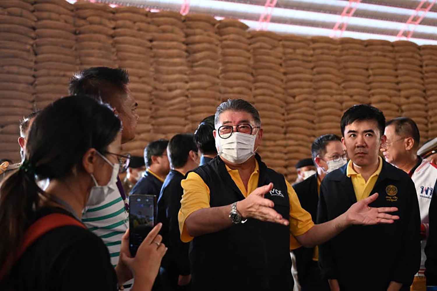 Старый рис ‘будет выставлен на аукцион в следующем месяце’