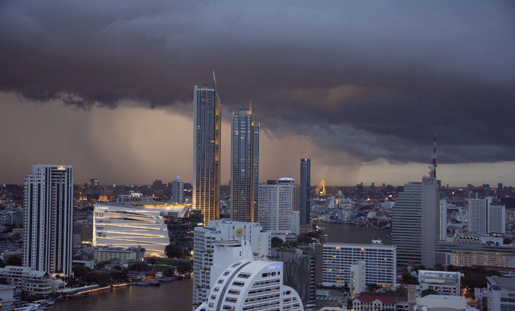 Штормовые времена: Таиланд готовится к грозам, Бангкок - к дождю