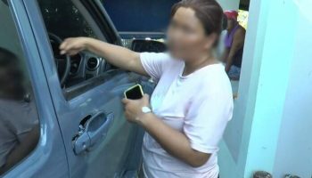 Беспорядки в Бурираме: водитель микроавтобуса напал на женщину во время школьной пробежки