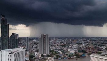В 56 провинциях Таиланда объявлено предупреждение о сильных осадках