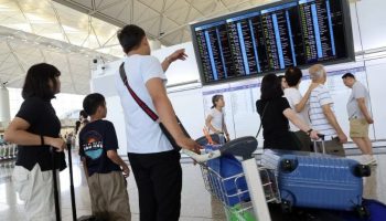 В международном аэропорту Гонконга из-за беспорядков с грузовым самолетом был закрыт международный аэропорт Гонконга