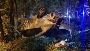 В результате автокатастрофы в Чонбури водитель получил тяжелые травмы