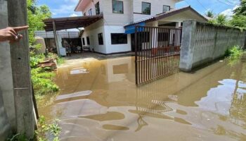 Деревня Корат под водой: жители остались без помощи