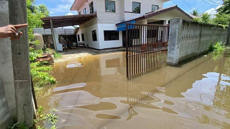 Деревня Корат под водой: жители остались без помощи