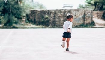 Инцидент с жестоким обращением с детьми в центральном Таиланде потряс местное сообщество