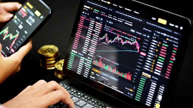 Комиссия по ценным бумагам Таиланда одобрила первый спотовый биткоин-биржевой фонд (ETF) - Деловые новости Таиланда