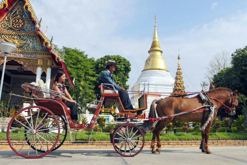 Лампы погасли: безудержным поездкам в конных экипажах Лампанга грозит конец