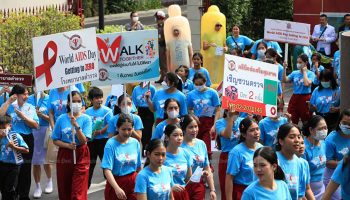 Молодые люди, инфицированные ВИЧ, по-прежнему подвергаются стигматизации