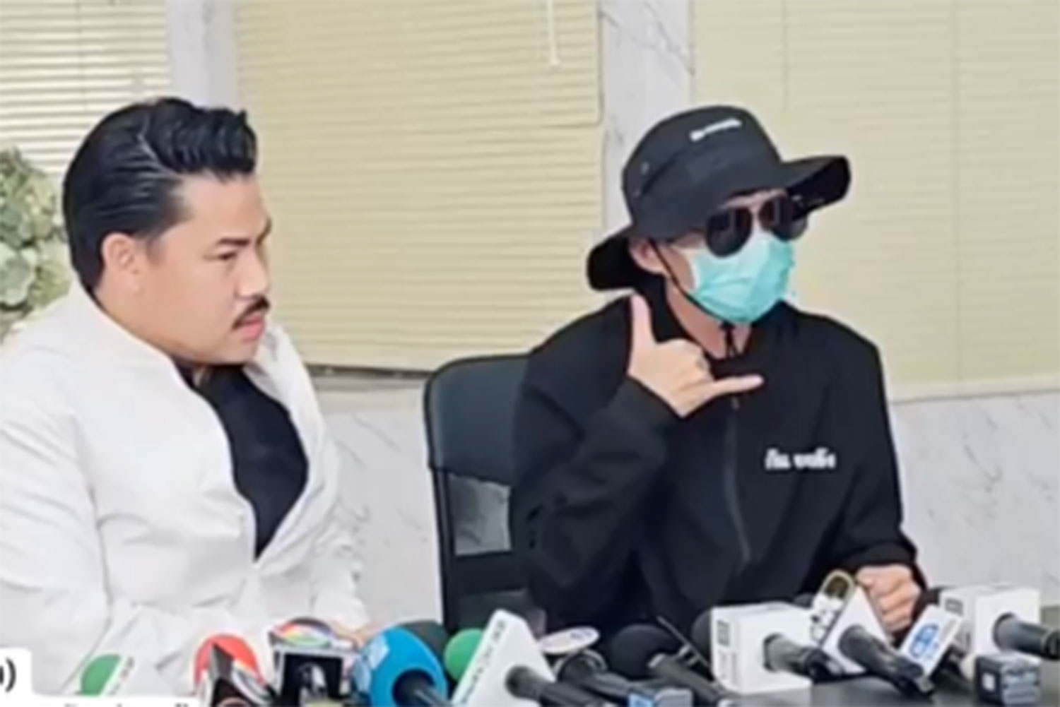 Мужчина обвиняет начальника больницы в супружеской измене с женой