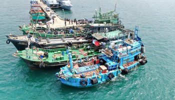 Офицеры отстранены от дел после исчезновения судов, перевозивших контрабанду нефти