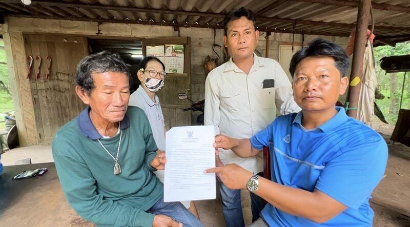 Пожилой мужчина задолжал 20 миллионов бат после обмана работодателя