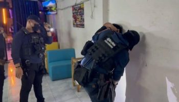 Полицейский рейд в караоке-баре выявил группу детской проституции