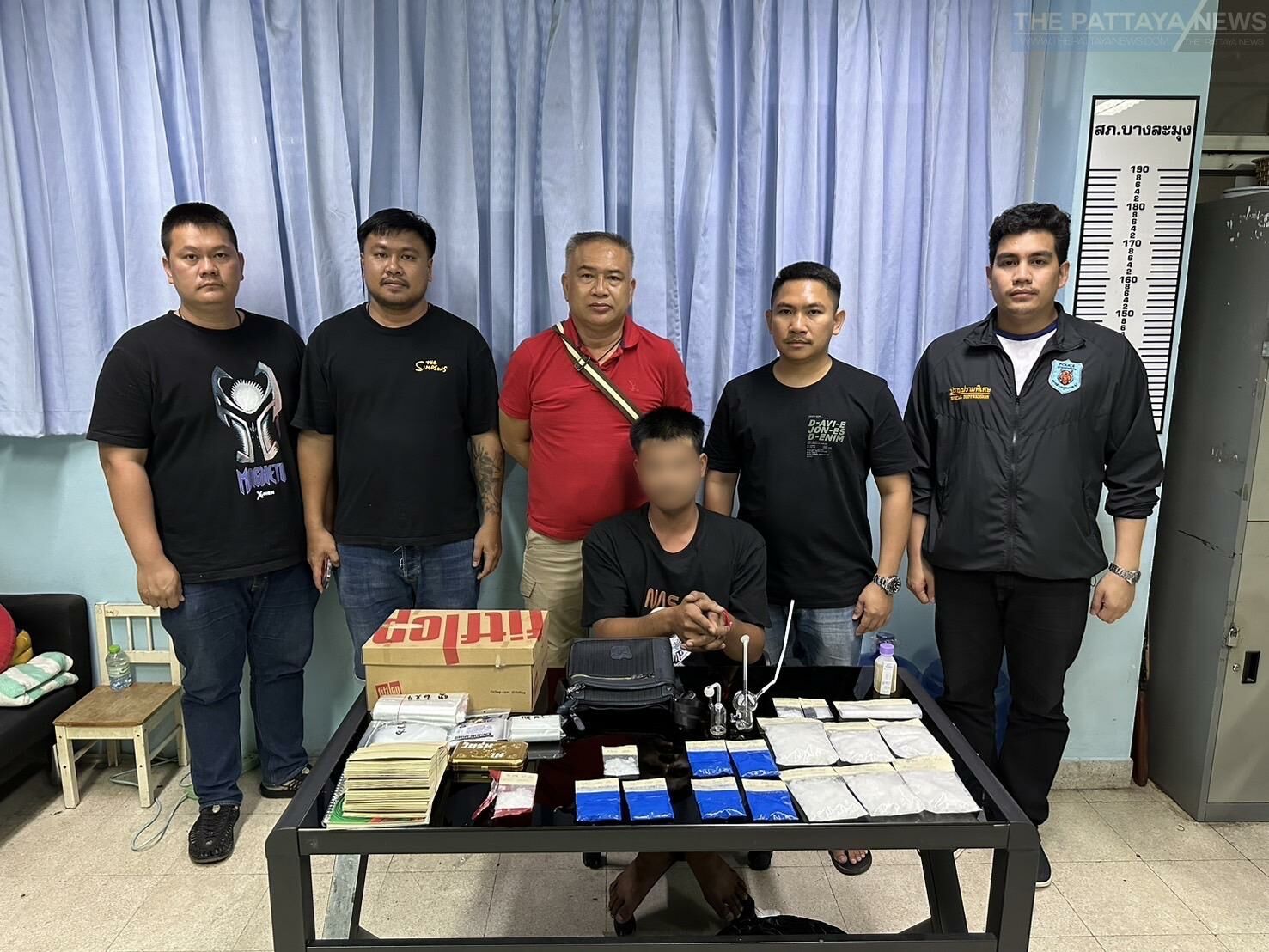 Полиция арестовала крупного наркоторговца во время рейда в кондоминиуме Чонбури