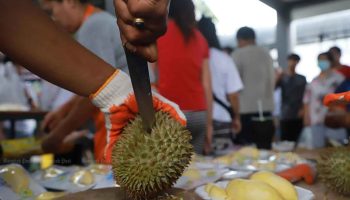 Полиция проверяет "дань дурианом" для старших офицеров в Си-Са-Кете