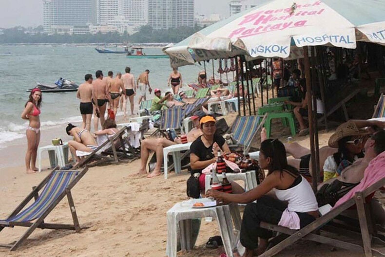 Полиция разыскивает мошенников-туристов во время крупной уборки в Паттайе