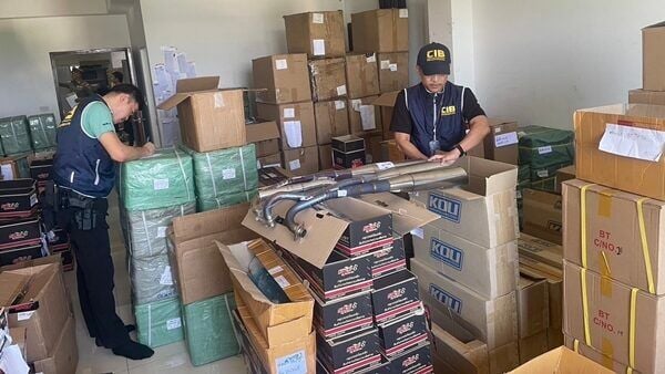 Полиция усиливает борьбу с незаконными выхлопами, чтобы заставить замолчать уличных гонщиков