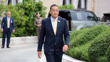 Премьер-министр представляет свою защиту в суд