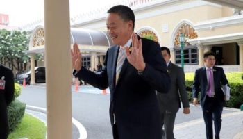 Премьер-министр Сретта опроверг слухи об отставке на фоне судебного разбирательства