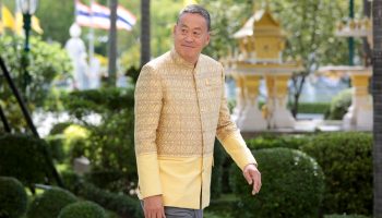 Премьер-министру дали 15 дней на сохранение работы