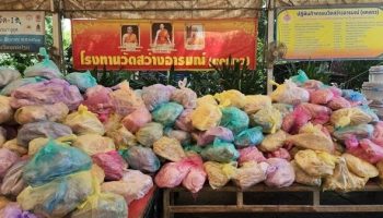 Приносим домой бекон: владелец свинины жертвует 3 тонны храму