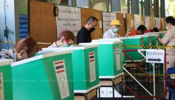 Пхеу Тай говорит, что не планирует отказываться от избирательной системы