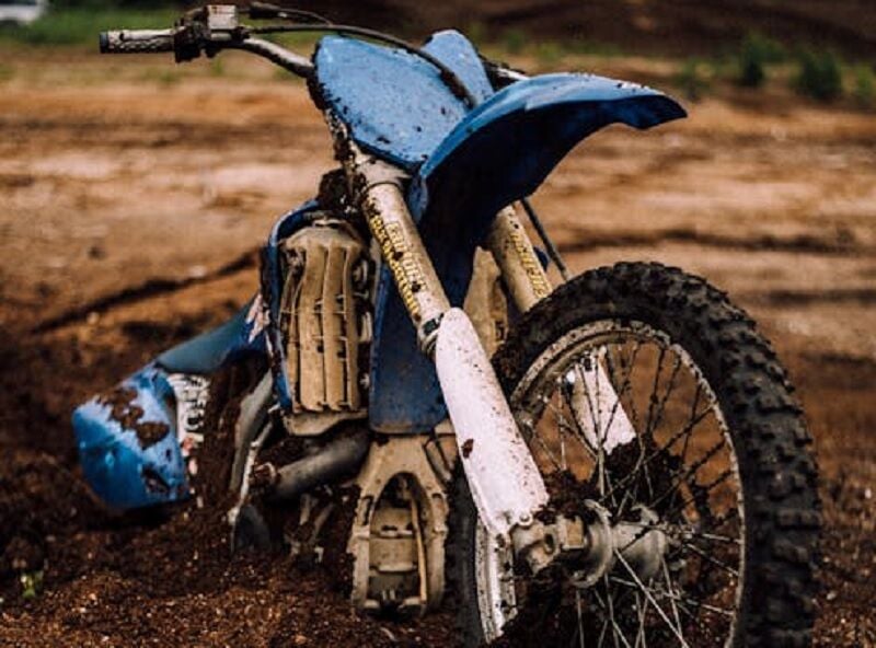 Семья скорбит о дочери, погибшей в трагической аварии на велосипеде в Пхетчабури