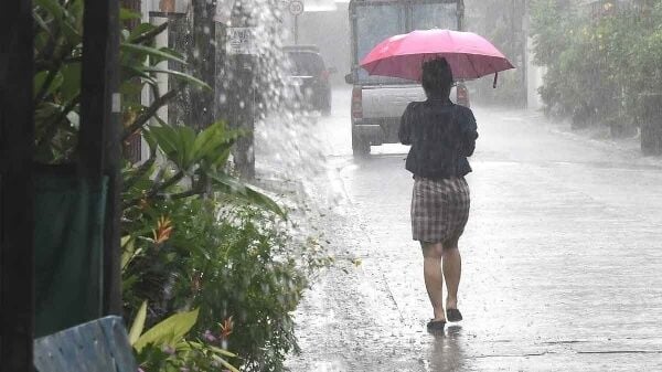 Сильные дожди и высокие волны прогнозируются в 39 провинциях