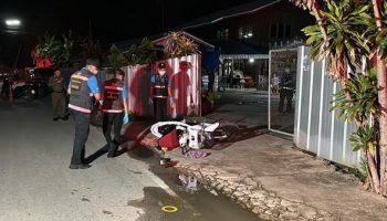 Староста деревни Пхетчабури стреляет в наркомана, сеющего хаос