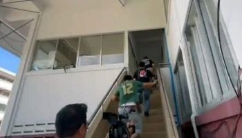 Сын владельца ресторана морепродуктов сдался после стрельбы со смертельным исходом