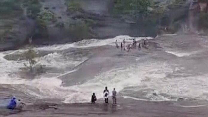 Таиланд предупреждает 43 провинции о внезапных наводнениях и сильных ветрах