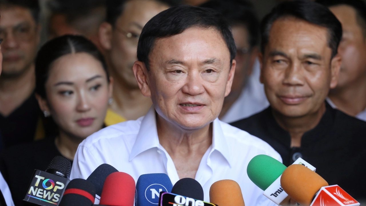 Таксин Чинават предстанет перед судом по обвинению в оскорблении монархии в Таиланде