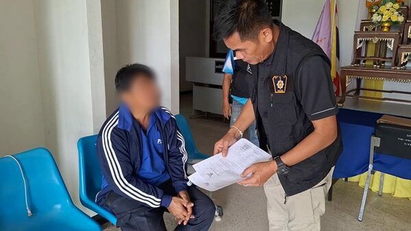 Торговец, арестованный за приставание к несовершеннолетним, утверждает, что они только разговаривали