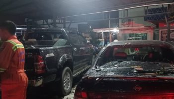 Шторм сорвал крышу парковки у Иммиграционного бюро