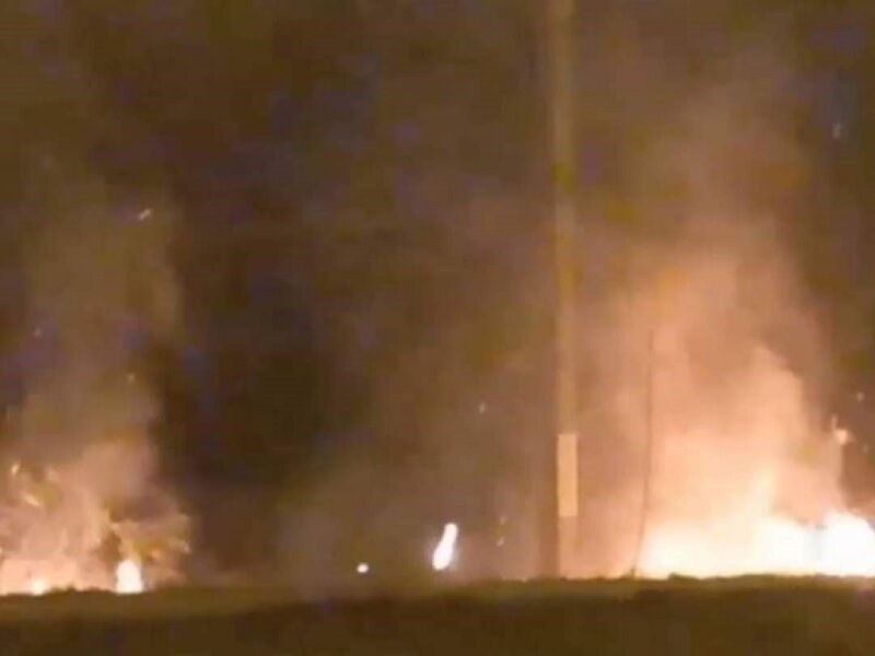 В результате взрыва придорожной бомбы на юге Таиланда пострадали шесть полицейских