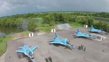 В результате ракетного обстрела аэропорта Нейпьидо погибли 16 солдат