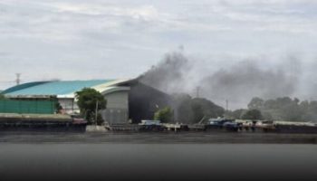 Взрыв нефтяного танкера вызвал настоящий ад на судоверфи Патхум Тани