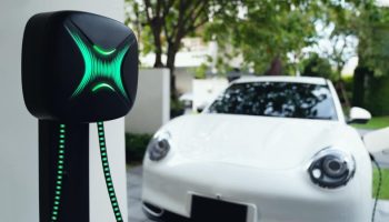 Владельцы электромобилей расстроились из-за отказа от системы второго счетчика