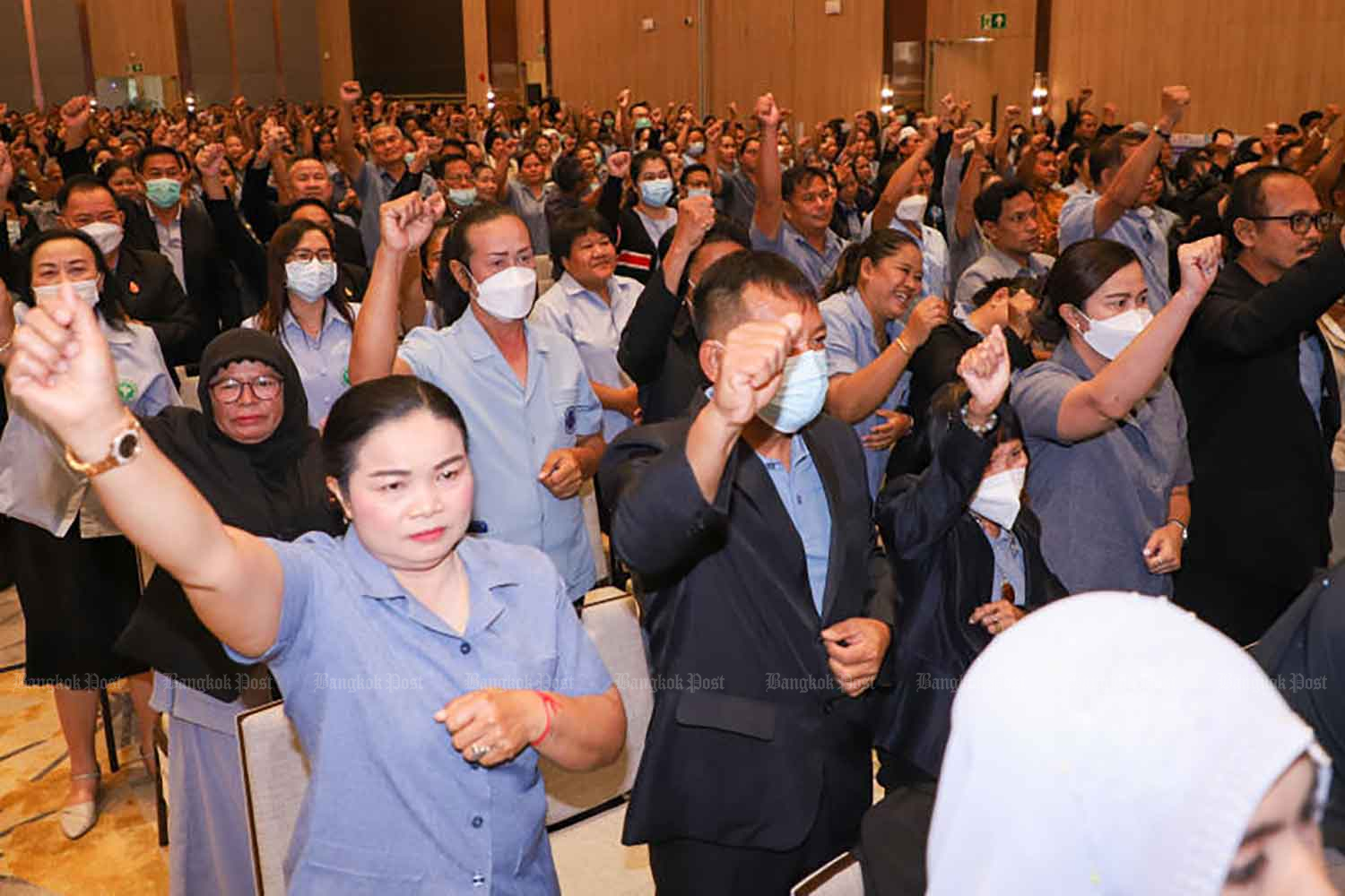 Возрастные ограничения возмущают волонтеров-медиков