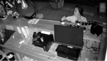 Вор из Патонга, причастный к многочисленным кражам в магазинах, остается на свободе