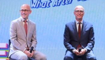 Гордость и предубеждение в ‘Стране улыбок’