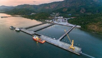 Гражданская война в Мьянме стимулирует морскую торговлю в таиландском порту Ранонг